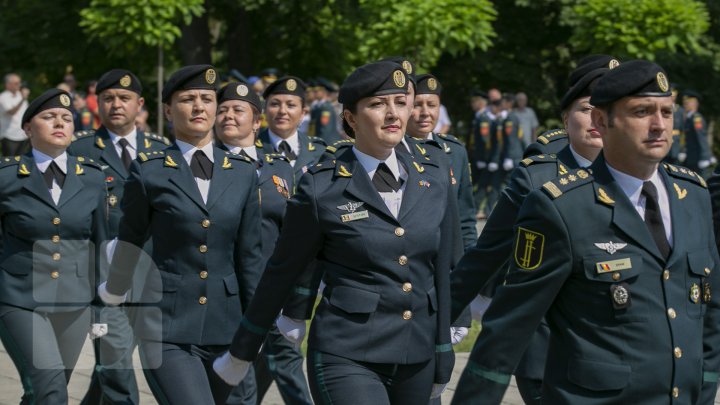 Soldaţii Armatei Naţionale din garnizoana Chişinău au depus jurământul militar (FOTOREPORT)