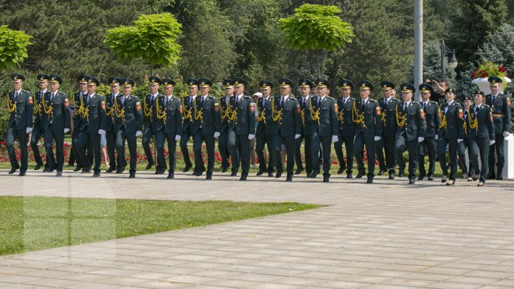 Soldaţii Armatei Naţionale din garnizoana Chişinău au depus jurământul militar (FOTOREPORT)