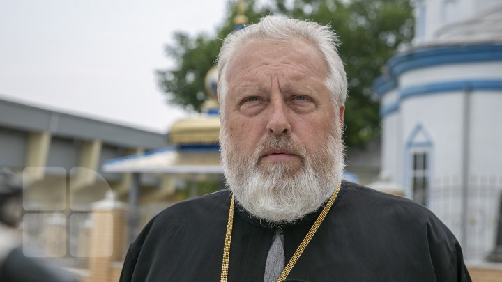 După o săptămână de la prăbușirea unei scări a blocului din Otaci, sinistrații au putut intra pentru prima dată în locuințele lor (FOTOREPORT)