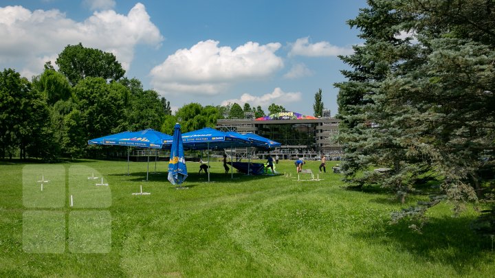 Scenă gigantică, zone cu masaj relaxant, carusel de poveste. Pregătirile pentru Summer FEST 2019 sunt în toi (FOTOREPORT)