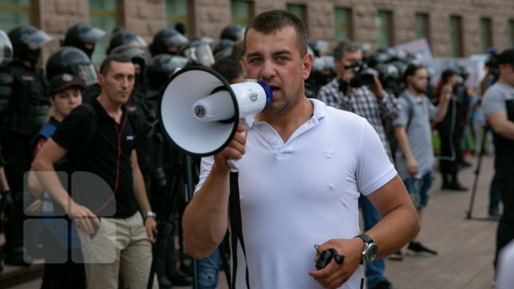 Miting la Parlament: 10.000 de oameni cer stabilitate politică, NU anticipate (FOTO)