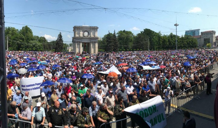 Peste 30 DE MII de oameni s-au adunat în PMAN pentru a apăra Republica Moldova (FOTOREPORT)