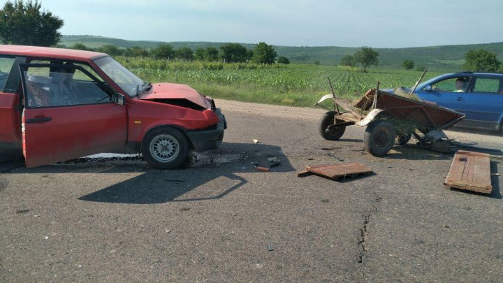 Accident violent în apropiere de satul Prepeliţa. O persoană, transportată la spital (FOTO)