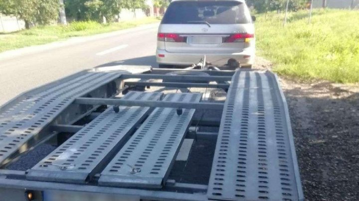 A vrut s-o facă pe şmecherul? Ce a declarat un moldovean, fiind prins la frontieră fără permis de conducere necorespunzător