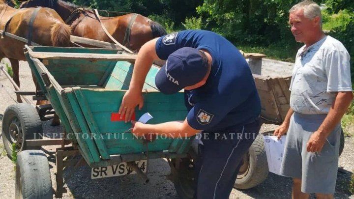 Pentru a evita accidentele, poliţiştii de patrulare au venit cu RECOMANDĂRI pentru căruţaşi (FOTO)