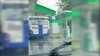 Imaginea zilei: Un troleibuz a fost fotografiat staționând la o benzinărie din Capitală