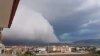 Un fenomen meteo rar, filmat în Italia. Oamenii, uluiţi. Un nor uriaş a acoperit un oraş întreg (VIDEO)