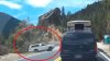 Vezi momentul prăbușirii în prăpastie a unei mașini, stăpânul căreia a uitat să pună frâna de mână (VIDEO)