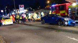 Tragedie la o întrecere de maşini din Marea Britanie: Cel puţin 14 oameni, răniţi în urma accidentului