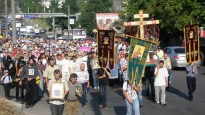 Zeci de mii de credincioşi au participat în ultimele două zile la ceremonii religioase organizate la Kiev