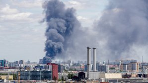 Incendiu de amploare într-o zonă comercială din Berlin: 150 de pompieri, la faţa locului