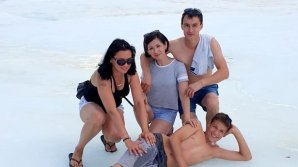 Plajă de gheaţă pe timp de caniculă: Gheţarul Bulus nu se topeşte nici la 32 de grade Celsius