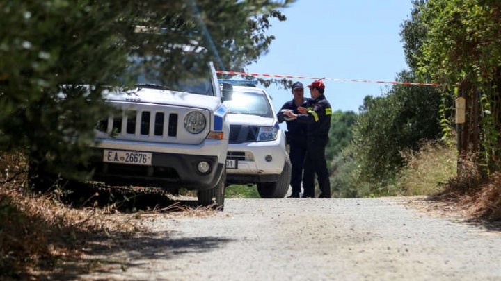 Atac contra unui post de poliţie la Atena. Doi poliţişti au fost răniţi