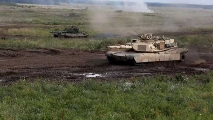 Confruntare între un tanc sovietic T-72M şi unul american Abrams, în Polonia (VIDEO)