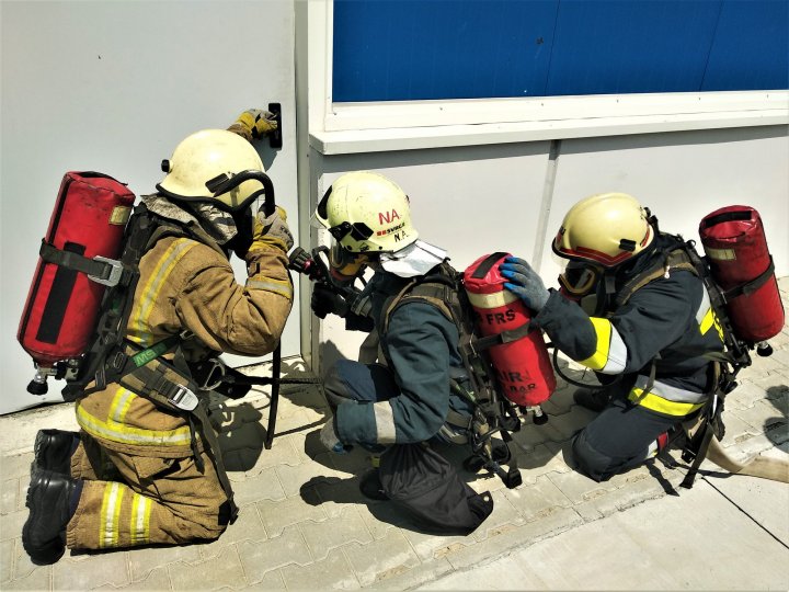 SIMULARE DE INCENDIU la Bălți și Cahul. Oamenii, evacuați de urgență (FOTO)