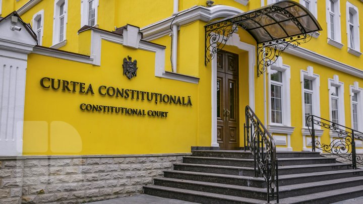 Un fost Ministru al Justiţiei spune că ceea ce se întâmplă la Curtea Constituţională este inadmisibil, iar de vină sunt partidele de la guvernare