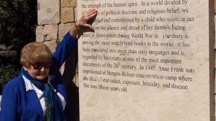 Eva Mozes Kor, o supravieţuitoare a Holocaustului A MURIT. Muzeul CANDLES va fi închis până marţi în onoarea ei