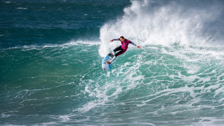 Gabriel Medina şi Carissa Moore au triumfat în etapa a şasea a Campionatului Mondial de Surfing