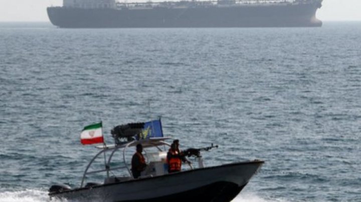 Iranul a asistat un petrolier străin defect în Golful Persic