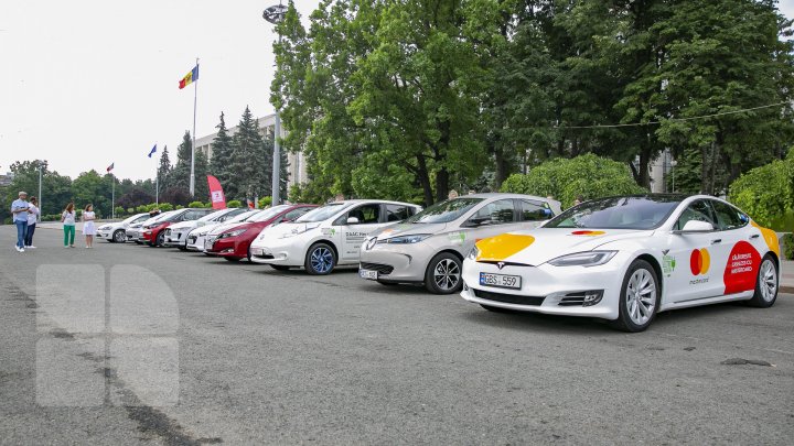 Primăria Chișinău promovează utilizarea automobilelor electrice (FOTOREPORT)