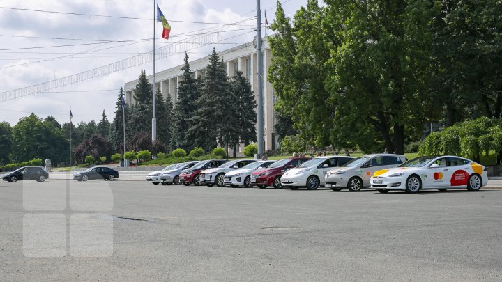 Primăria Chișinău promovează utilizarea automobilelor electrice (FOTOREPORT)