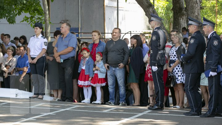 O nouă generaţie de poliţişti, gata de a asigura ordinea publică. Absolvenții Academiei Ştefan cel Mare şi-au primit diplomele (FOTOREPORT)