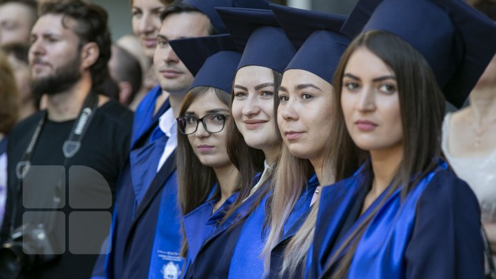 O nouă generaţie de poliţişti, gata de a asigura ordinea publică. Absolvenții Academiei Ştefan cel Mare şi-au primit diplomele (FOTOREPORT)