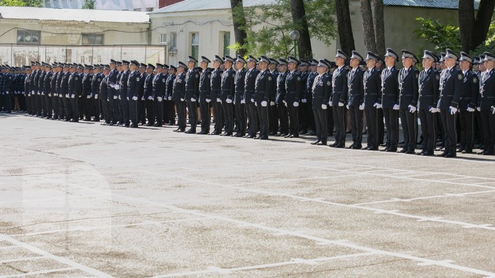 O nouă generaţie de poliţişti, gata de a asigura ordinea publică. Absolvenții Academiei Ştefan cel Mare şi-au primit diplomele (FOTOREPORT)