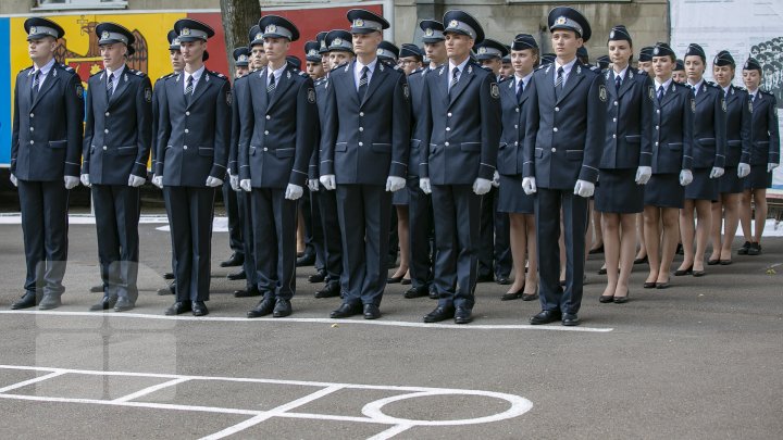 O nouă generaţie de poliţişti, gata de a asigura ordinea publică. Absolvenții Academiei Ştefan cel Mare şi-au primit diplomele (FOTOREPORT)