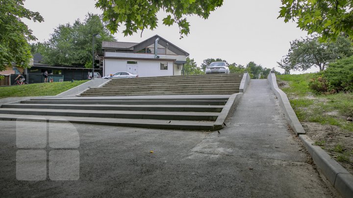 Lucrările de construcţie a havuzului din parcul Valea Trandafirilor au fost prelungite (FOTOREPORT)