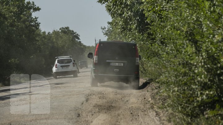 DRUMURI VECHI LA ANENII NOI. Localnicii au protestat pentru reabilitarea traseelor (FOTOREPORT)