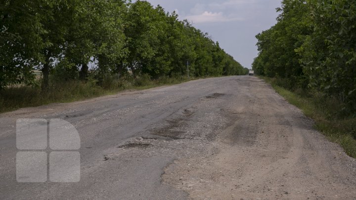 DRUMURI VECHI LA ANENII NOI. Localnicii au protestat pentru reabilitarea traseelor (FOTOREPORT)