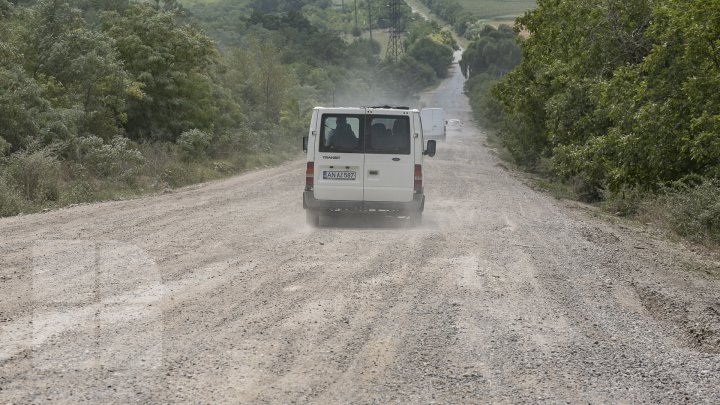 DRUMURI VECHI LA ANENII NOI. Localnicii au protestat pentru reabilitarea traseelor (FOTOREPORT)