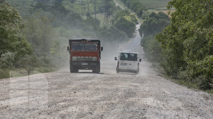 DRUMURI VECHI LA ANENII NOI. Localnicii au protestat pentru reabilitarea traseelor (FOTOREPORT)