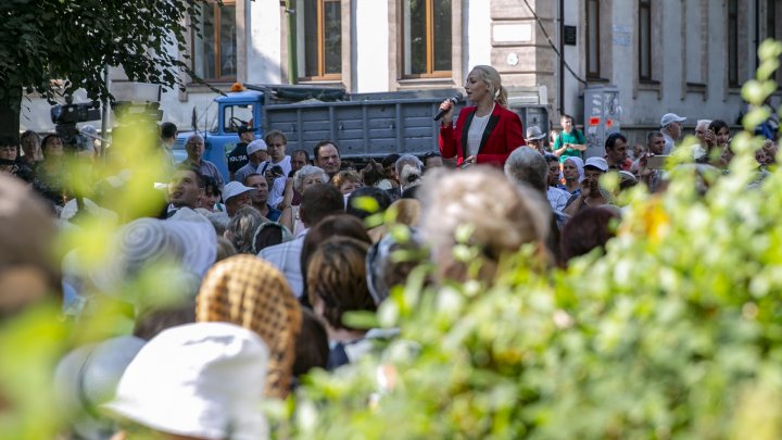 Protest la Curtea Supremă de Justiție. Oamenii au venit să-l susțină pe Ilan Șor (FOTO/VIDEO)