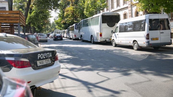 Protest la Curtea Supremă de Justiție. Oamenii au venit să-l susțină pe Ilan Șor (FOTO/VIDEO)