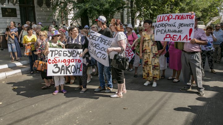 Protest la Curtea Supremă de Justiție. Oamenii au venit să-l susțină pe Ilan Șor (FOTO/VIDEO)