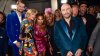 Gafă la premiile MTV: John Travolta a confundat un travestit cu artista Taylor Swift