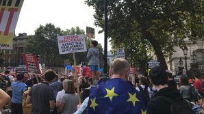 Mii de persoane protestează în Marea Britanie față de decizia lui Boris Johnson de a suspenda Parlamentul