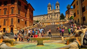 Reguli dure la Roma: Turiştii nu au voie să se aşeze pe Treptele Spaniole