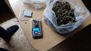 Patru bărbaţi au fost reţinuţi fiind bănuiţi de trafic de droguri (VIDEO)