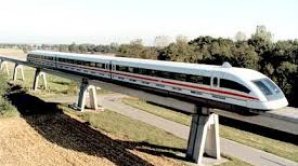 Accident feroviar grav în statul american California. 27 de oameni au fost răniţi, după ce trenul în care se aflau a deraiat de pe şine