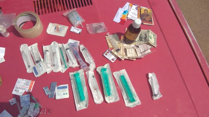 Trei persoane, cercetate penal pentru consum și realizarea substanțelor narcotice