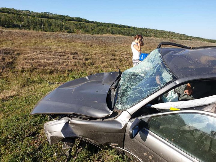 Accident pe traseul Călărași-Orhei. Trei persoane au ajuns la spital, după ce două mașini s-au ciocnit (FOTO/VIDEO)