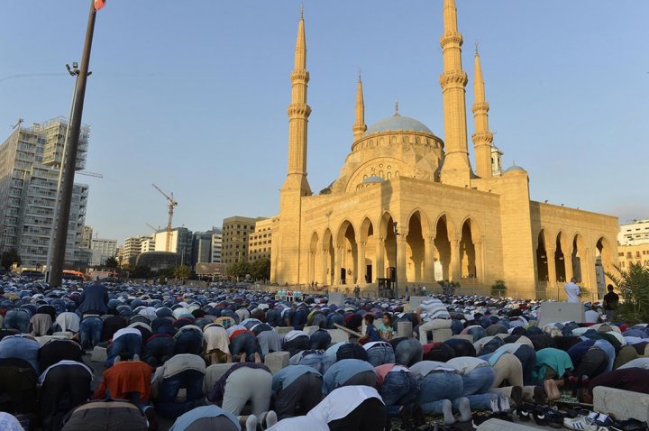 Musulmanii din întreaga lume sărbatoresc Eid al Adha, Sărbătoarea Sarcrificiului (FOTO/VIDEO)