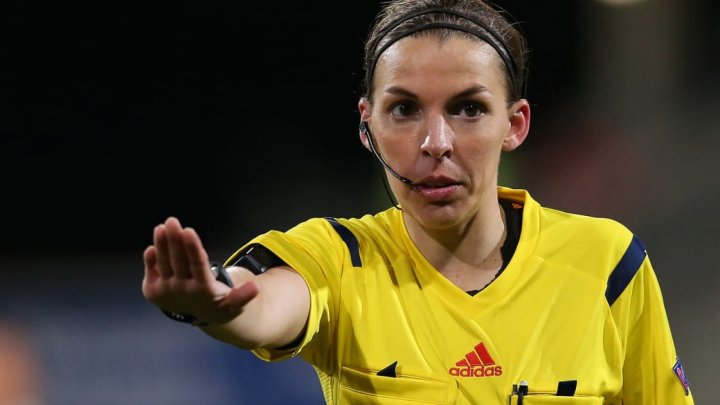 Stephanie Frappart, prima femeie arbitru la o competiţie majoră a UEFA