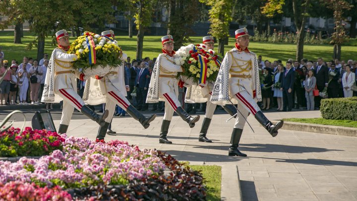 Zuia Independenţei în imagini. Ce s-a întâmplat astăzi în centrul Capitalei (FOTOREPORT)