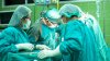 O echipă de medici au efectuat, în premieră pentru ţara noastră, patru operaţii pe cord prin metoda minim invazivă