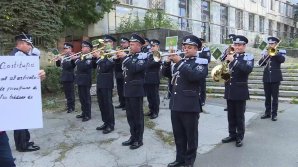Miniatura unei biserici vechi, de peste 200 de ani, a fost inaugurată în centrul Capitalei