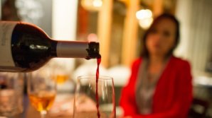 DATE STATISTICE: Numărul femeilor ce suferă de alcoolism este în creştere